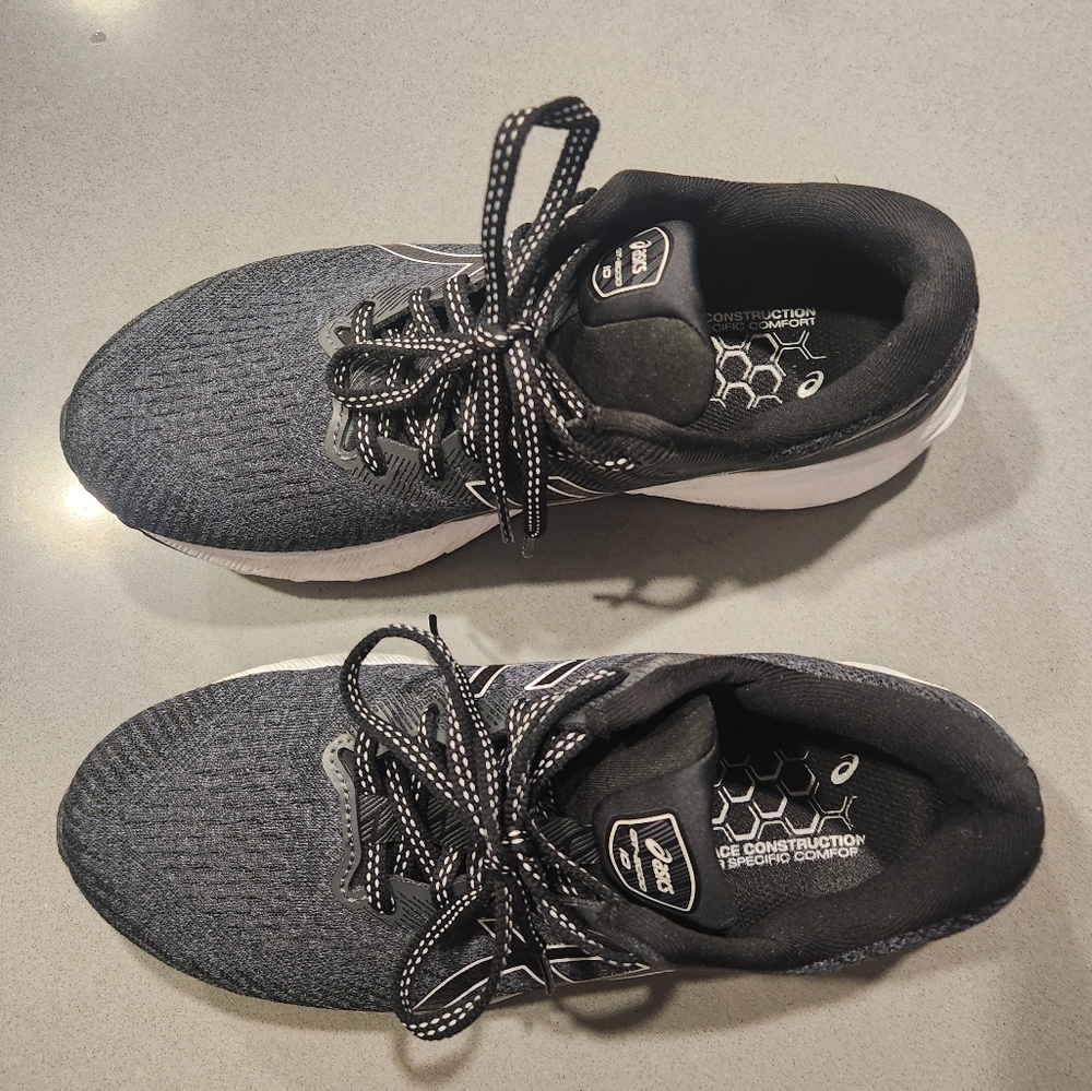 ASICS Sneakers, size 7, black.